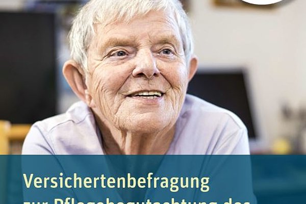 Das Bild zeigt das Cover des Berichtes zur Versichertenbefragung. Zu sehen sind ein Foto einer lächelnden Seniorin, sowie das Logo des Medizinischen Dienstes und der Titel "Versichertenbefragung zur Pflegebegutachtung des Medizinischen Dienstes Mecklenburg-Vorpommern 2022".